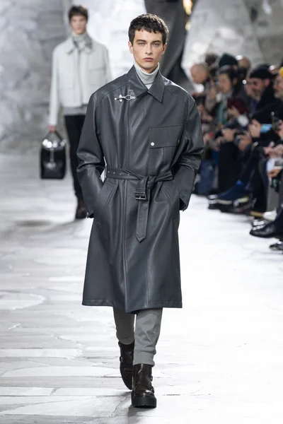 Look 1